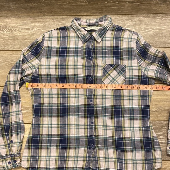 WOOLRICH LONG SLEEVE PLAID BUTTON UP SHIRT SIZE MEDIUM - Picture 9 of 10